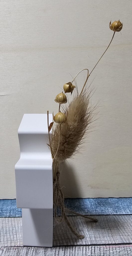 freisesmanufaktur_kreuz_kirche_weiß_trockenblume_hochzeit_trauung_kommunion_konfirmation_taufe