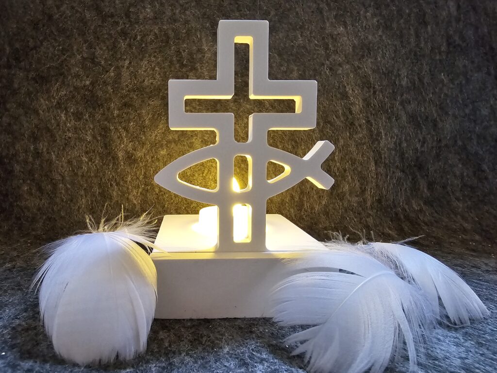 freisesmanufaktur_dekoration_geschenk_mitbringsel_teelicht_eckig_kreuz_fisch